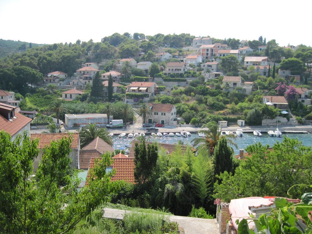 Apartments Gorana Splitska Exterior photo