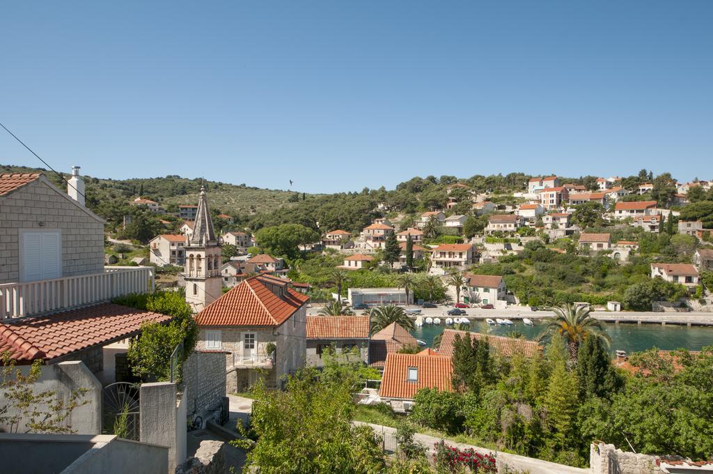 Apartments Gorana Splitska Exterior photo